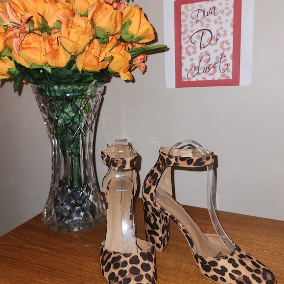 Coconuts by Matisse Leopard Print Heels - Picture 4 of 9